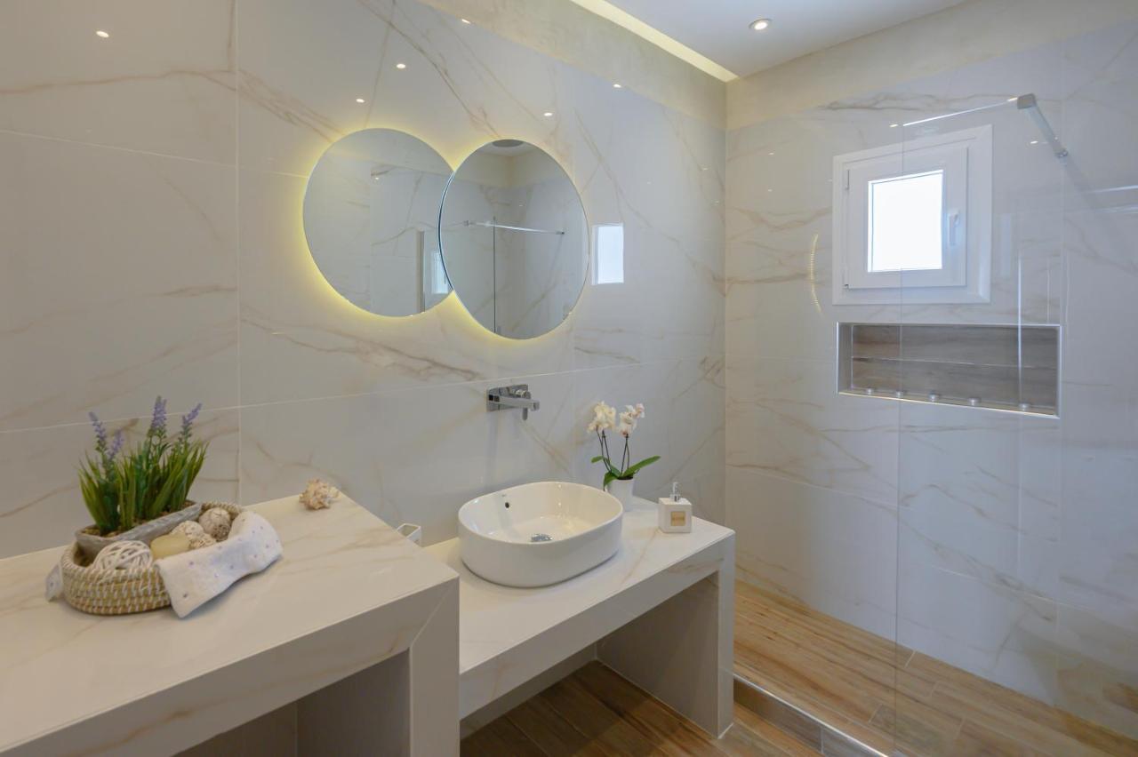 Auster House Santorini Apartment คามารี ภายนอก รูปภาพ