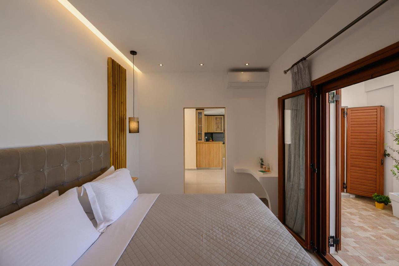 Auster House Santorini Apartment คามารี ภายนอก รูปภาพ