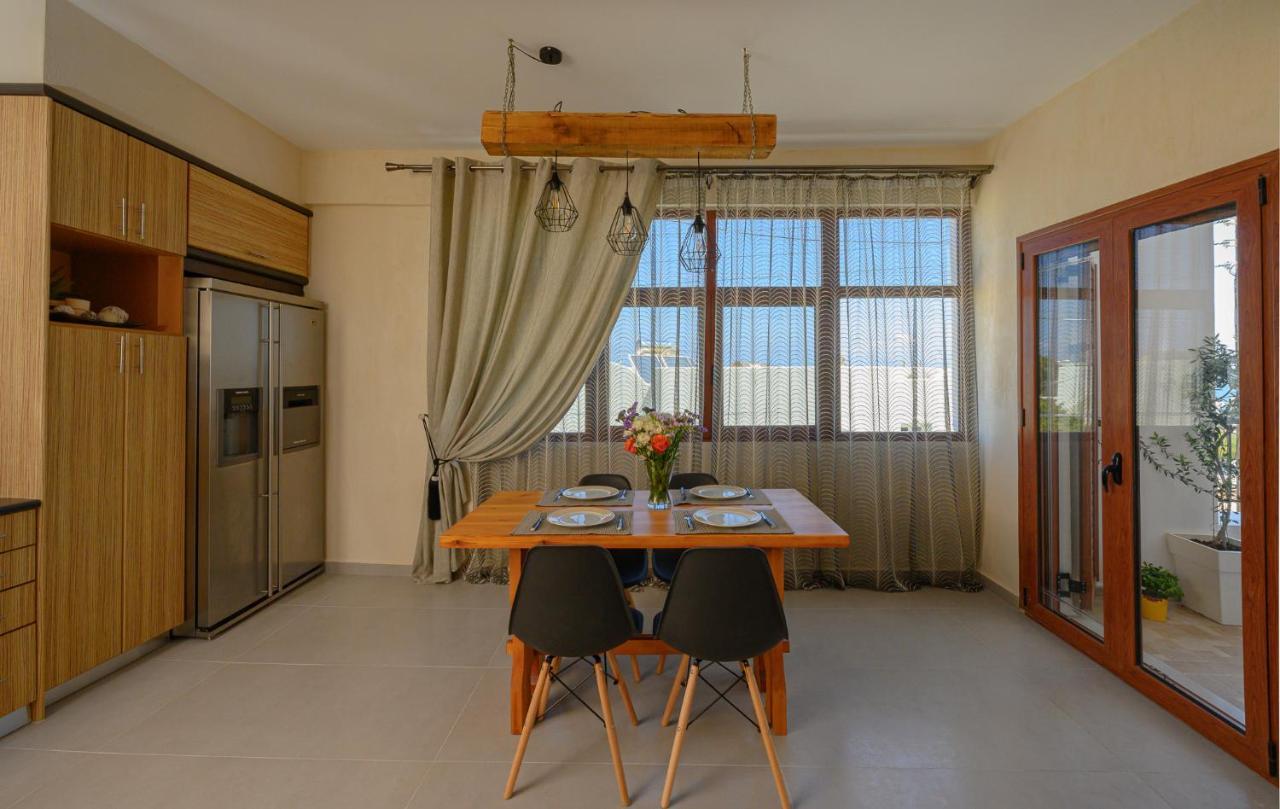 Auster House Santorini Apartment คามารี ภายนอก รูปภาพ